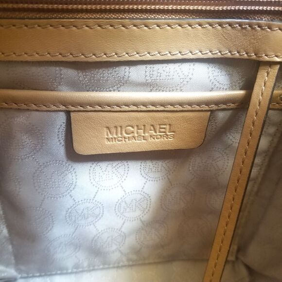 ⭐️ Michael Kors Medium Lana Suntan/Black Colorblock Leather Handbag - Picture 13 of 16